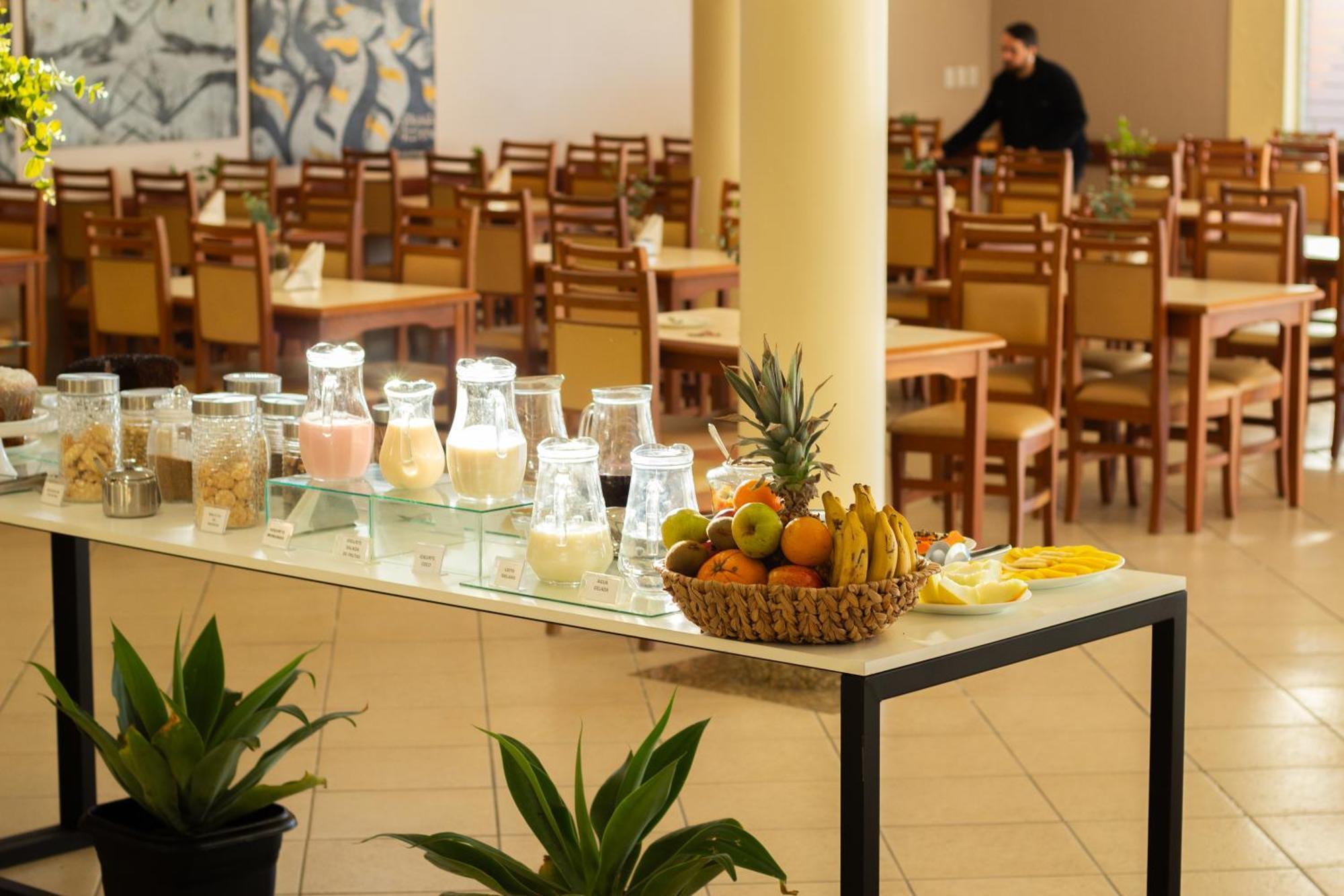 Hotel Cavera Алегрете Екстериор снимка