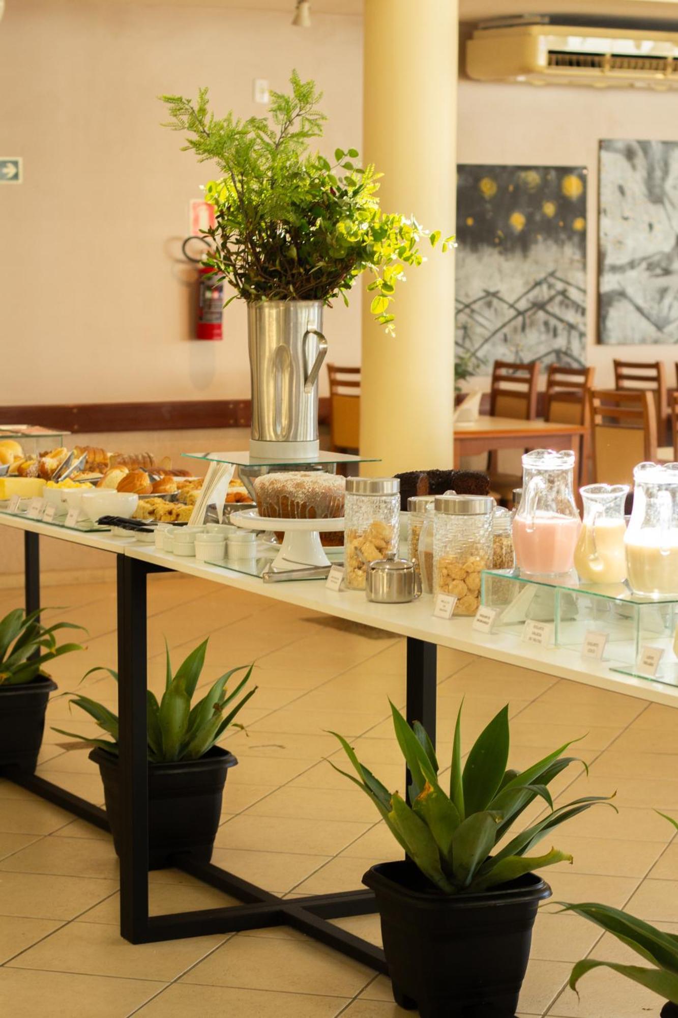 Hotel Cavera Алегрете Екстериор снимка