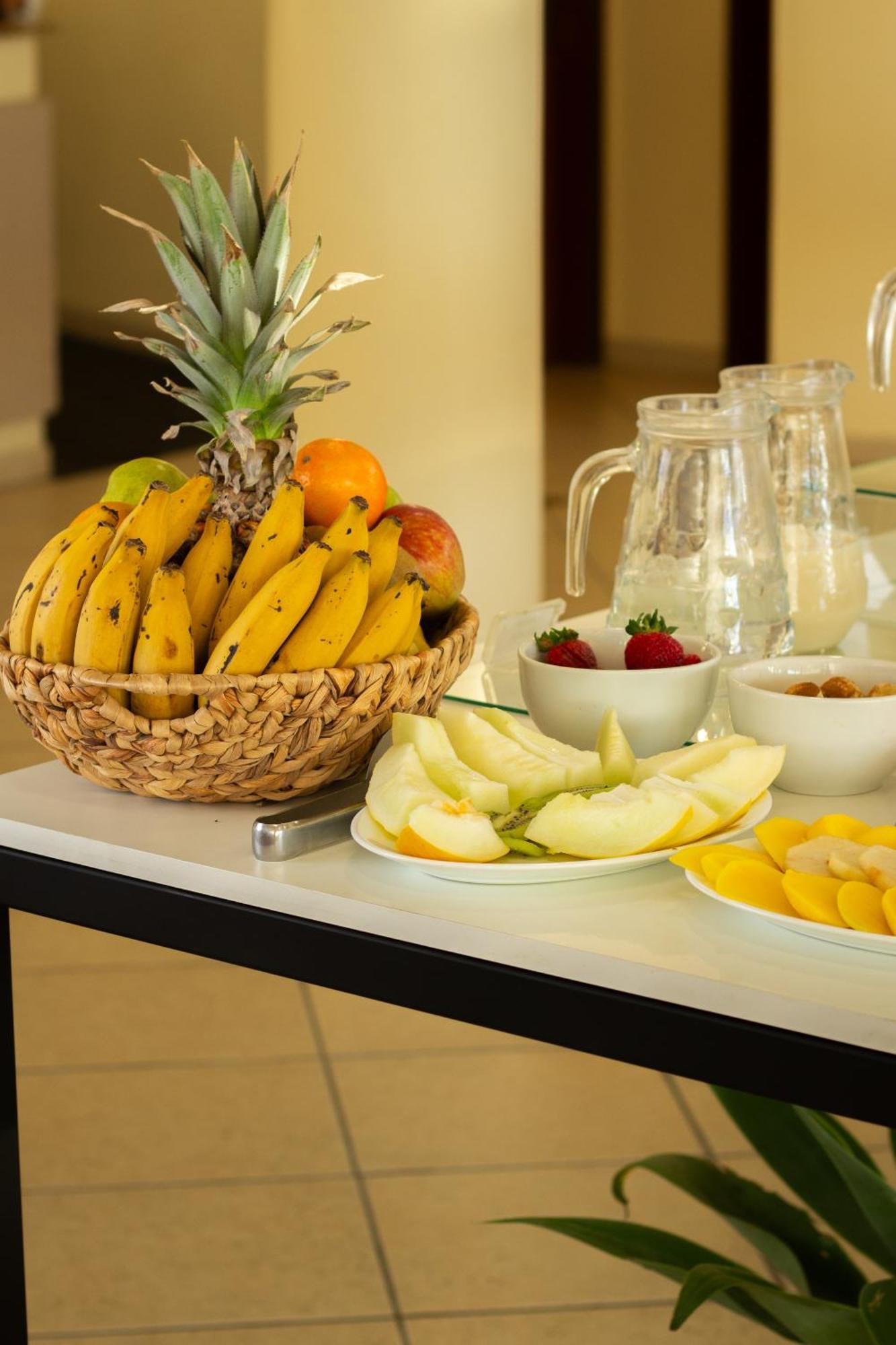 Hotel Cavera Алегрете Екстериор снимка